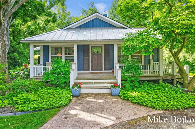 front view picture of 283 Wiley Road, Douglas, MI. 49406