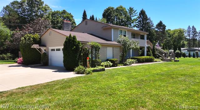 front view picture of 1706 Milford Hts, Milford, MI. 48381