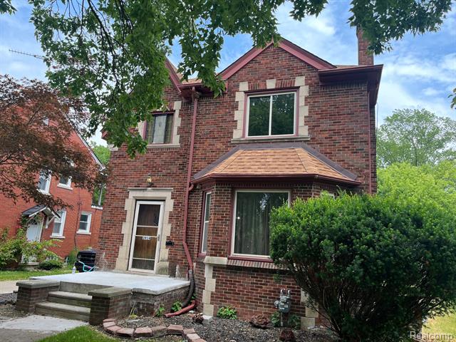 front view picture of 3914 Balfour Road, Detroit, MI. 48224
