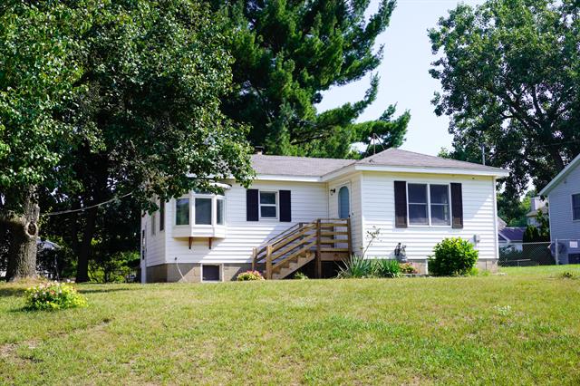 front view picture of 1955 3 Mile Road Ne, Grand Rapids, MI. 49505