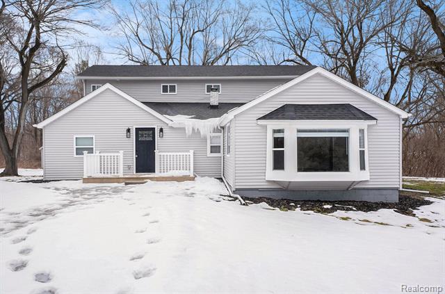 front view picture of 2714 N Lapeer Road, Lapeer, MI. 48446