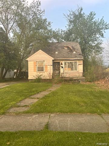 front view picture of 9028 Trinity Street, Detroit, MI. 48228