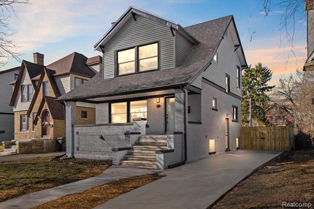 front view picture of 473 Chalmers Street, Detroit, MI. 48215