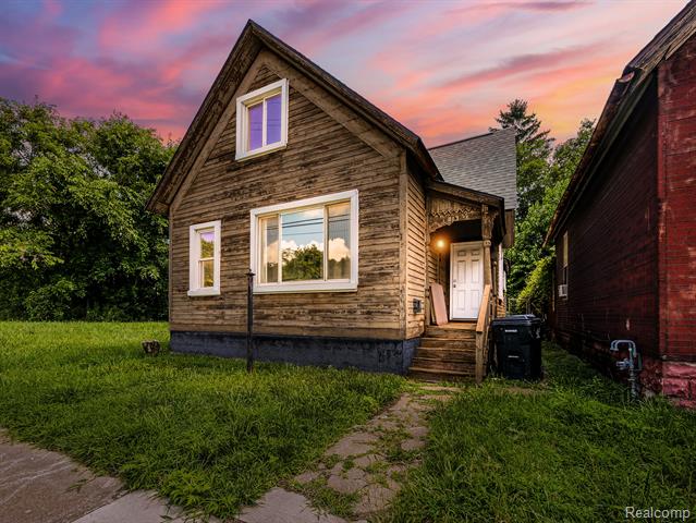 front view picture of 463 S Junction Street, Detroit, MI. 48209