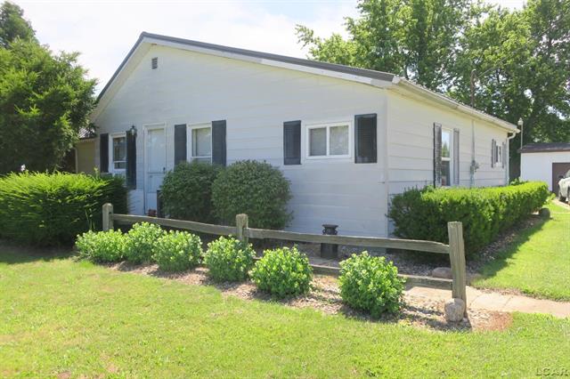front view picture of 10196 Pence Highway, Blissfield, MI. 49228