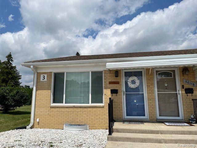 front view picture of 50118 Helfer Boulevard, Wixom, MI. 48393