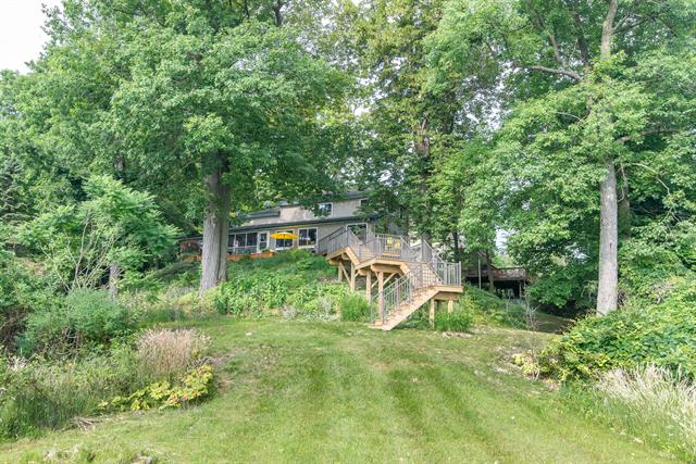 front view picture of 2340 Lakeview Drive, Brooklyn, MI. 49230