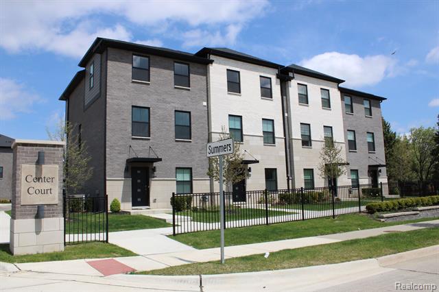 front view picture of 2818 Summers, Troy, MI. 48084