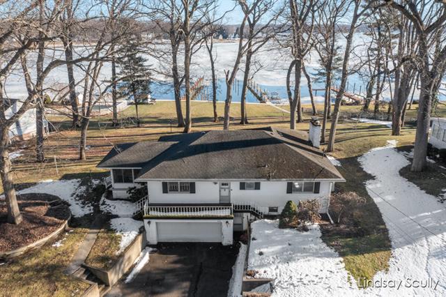 front view picture of 946 Sycamore Drive, Holland, MI. 49424