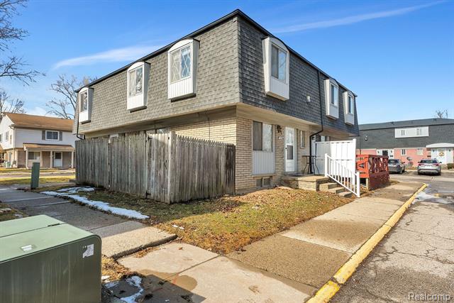 front view picture of 15509 Dupage Boulevard, Taylor, MI. 48180