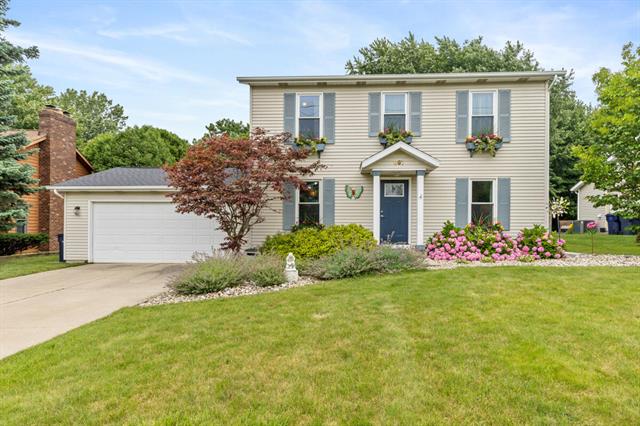 front view picture of 897 Ottawa Avenue, Holland, MI. 49423