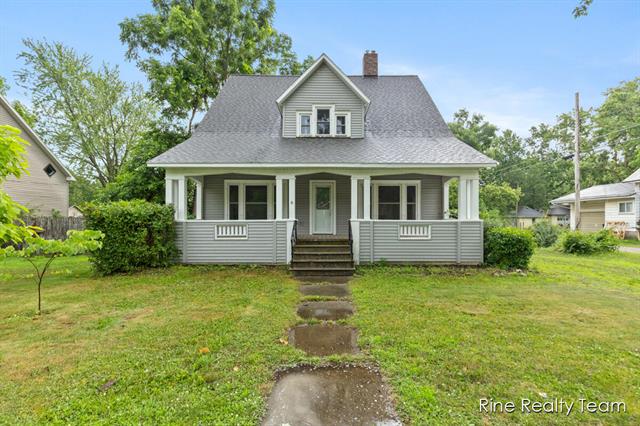 front view picture of 322 Eastman Street, Breckenridge, MI. 48615