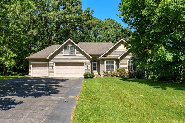 front view picture of 8816 Hathaway Road, Kalamazoo, MI. 49009
