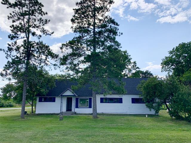 front view picture of 2044 N M-52 Stockbridge Road, Stockbridge, MI. 49285