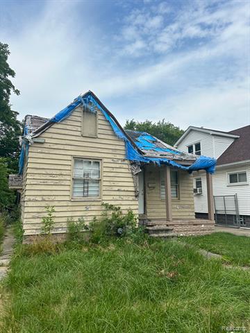 front view picture of 12031 Grandmont Avenue, Detroit, MI. 48227