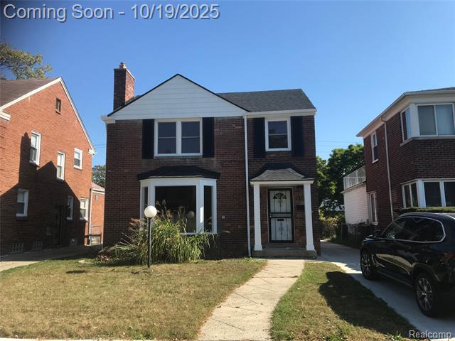 front view picture of 18300 Sorrento Avenue, Detroit, MI. 48235