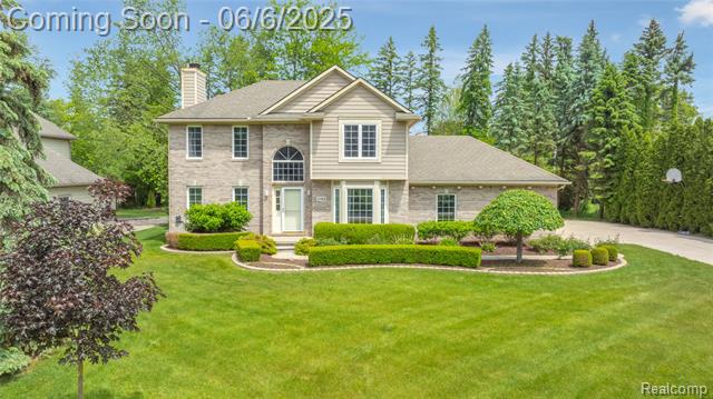 front view picture of 2105 Rob Rdg, Walled Lake, MI. 48390
