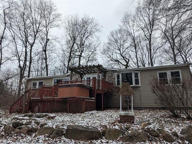 front view picture of 4201 Dexter Trail, Stockbridge, MI. 49285