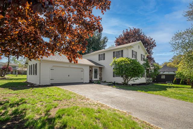 front view picture of 1163 S Lakeside Drive, Battle Creek, MI. 49015