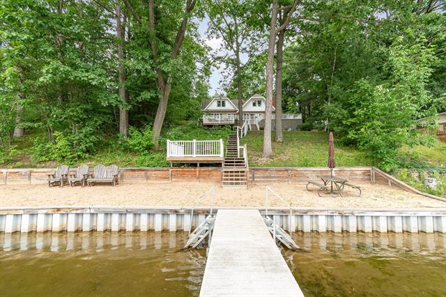 front view picture of 7670 Five Lakes Drive, Farwell, MI. 48622