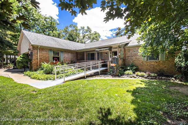 front view picture of 4044 Stafford Drive, Pinckney, MI. 48169