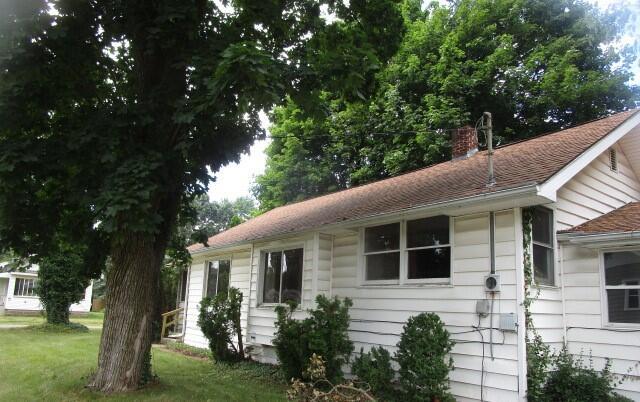 front view picture of 201 Ilene Street, Sturgis, MI. 49091