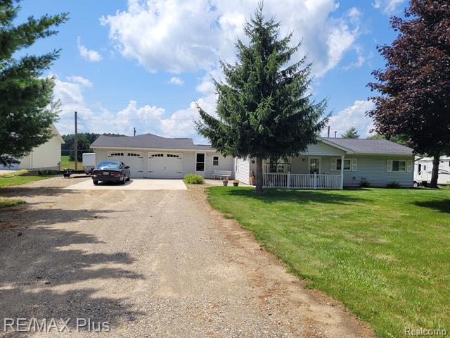 front view picture of 2765 Farnsworth Road, Lapeer, MI. 48446