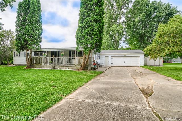 front view picture of 5356 Sherbrooke Court, Lapeer, MI. 48446