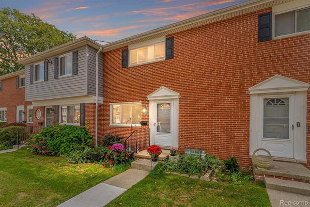 front view picture of 3160 Bookham Circle, Auburn Hills, MI. 48326