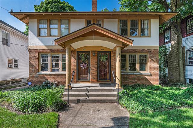 front view picture of 719 Fulton Street E, Grand Rapids, MI. 49503