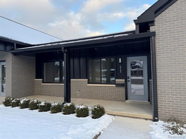 front view picture of 2543 Biddle Avenue, Wyandotte, MI. 48192