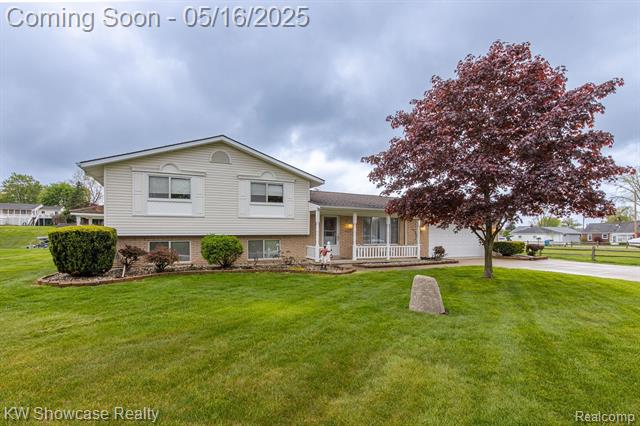 front view picture of 841 Driburg Dr, Walled Lake, MI. 48390