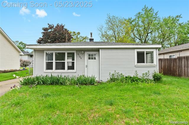 front view picture of 4166 Forbush Ave, West Bloomfield, MI. 48323