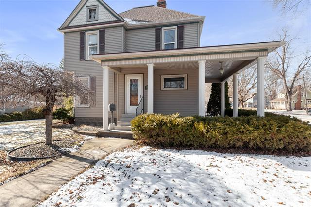 front view picture of 404 S Mckenzie Street, Adrian, MI. 49221