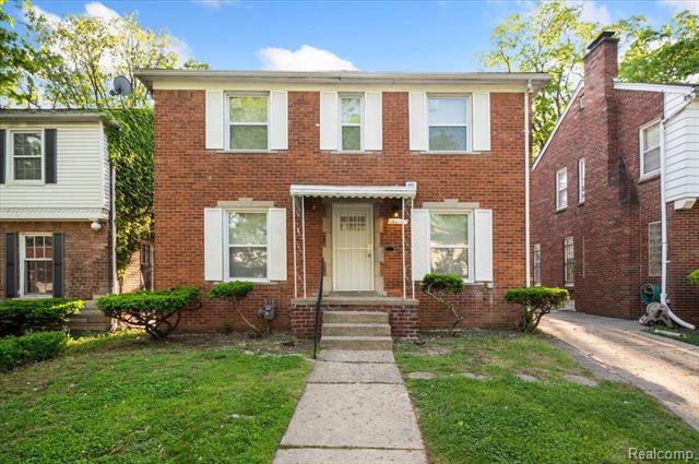 front view picture of 18611 Pinehurst Street, Detroit, MI. 48221