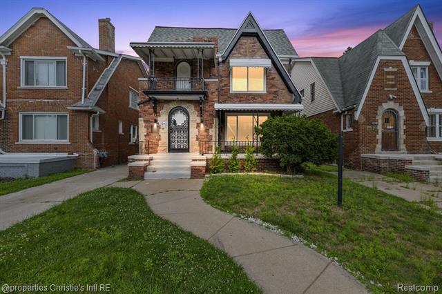 front view picture of 17192 Roselawn Street, Detroit, MI. 48221