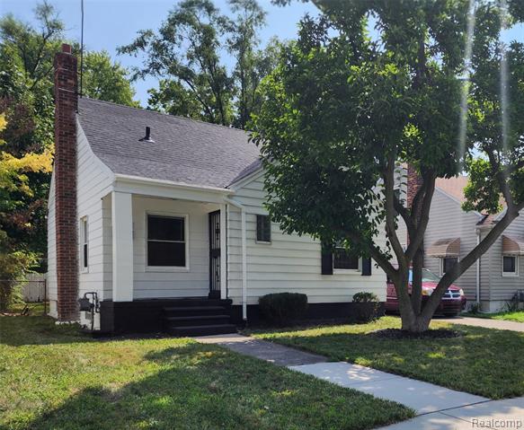 front view picture of 19948 Moenart Street, Detroit, MI. 48234