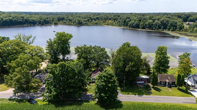 front view picture of 27233 2Nd Avenue, Allegan, MI. 49010