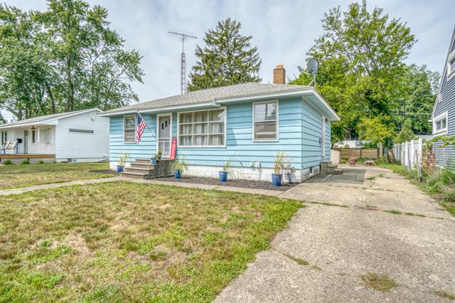 front view picture of 1827 Wisconsin Street, Grand Haven, MI. 49417