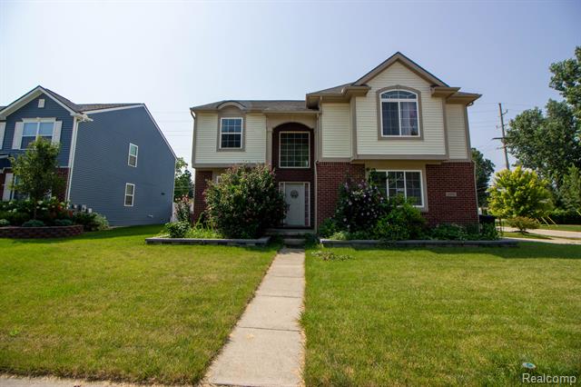 front view picture of 33555 Birchlawn, Westland, MI. 48185