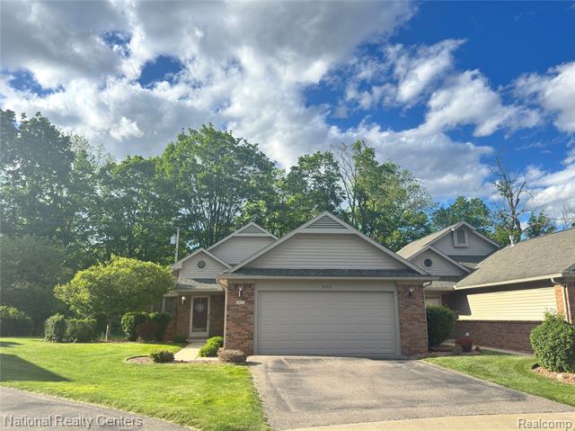 front view picture of 3052 N Rivers Edge Drive, Wayne, MI. 48184