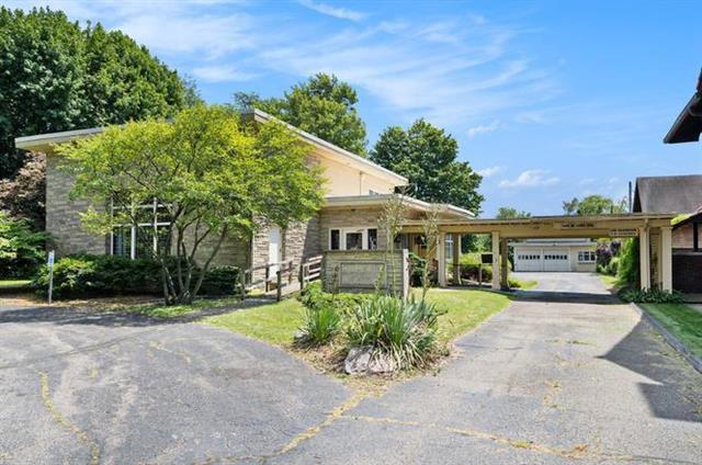 front view picture of 286 Capital Avenue Ne, Battle Creek, MI. 49017