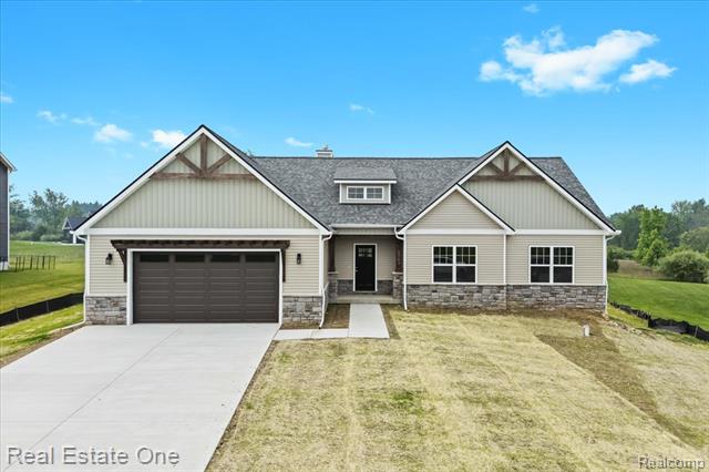 front view picture of 2763 Clivedon Road, Howell, MI. 48843
