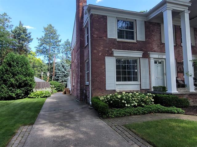 front view picture of 588 Neff Road, Grosse Pointe, MI. 48230