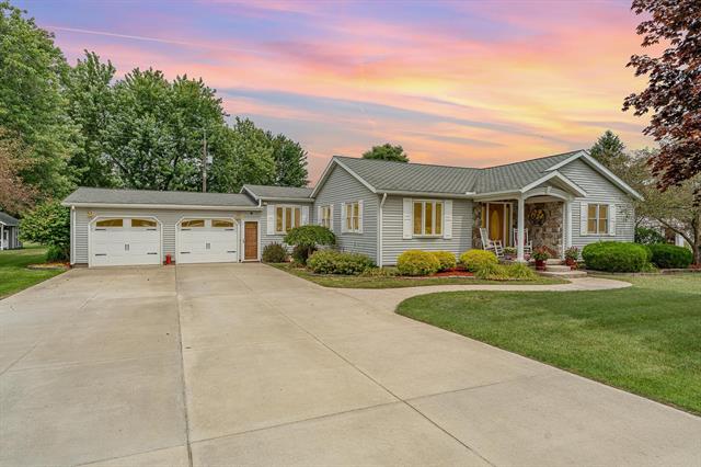 front view picture of 781 E Harrison Road, Alma, MI. 48801