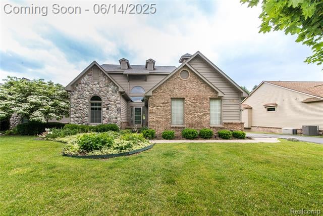 front view picture of 1093 Eagle Nest Dr, Milford, MI. 48381