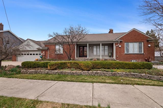 front view picture of 14511 Harbor Island, Detroit, MI. 48215