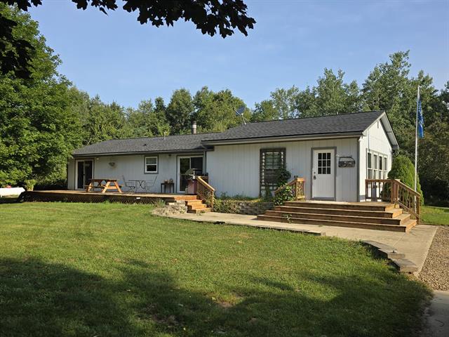 front view picture of 17755 Sharon Hollow Lane, Manchester, MI. 48158