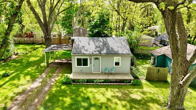 front view picture of 4120 Bunker Ave, West Bloomfield, MI. 48323