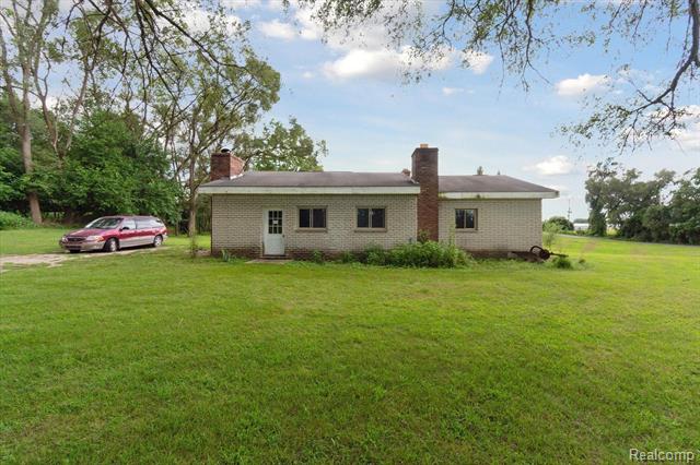 front view picture of 8760 Hyne Road, Brighton, MI. 48114